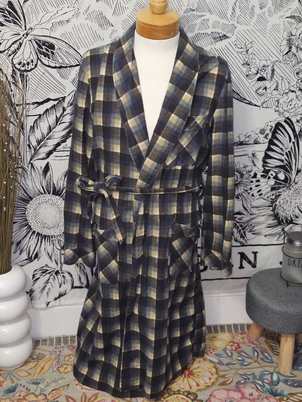 Vintage Sears Plaid Robe In Navy, Gray & Cream Medium